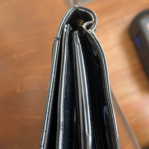 CABRELLI | Vintage Patent Leather Envelope Clutch - Picture 4 of 7